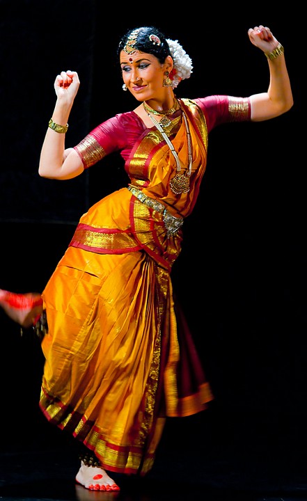 Asha Ponikiewska Ranjan, taniec Bharatanatyam (Nrtya Maalaa - Girlanda tańców)